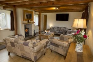 _gorgeous low burn cottage 3.jpg